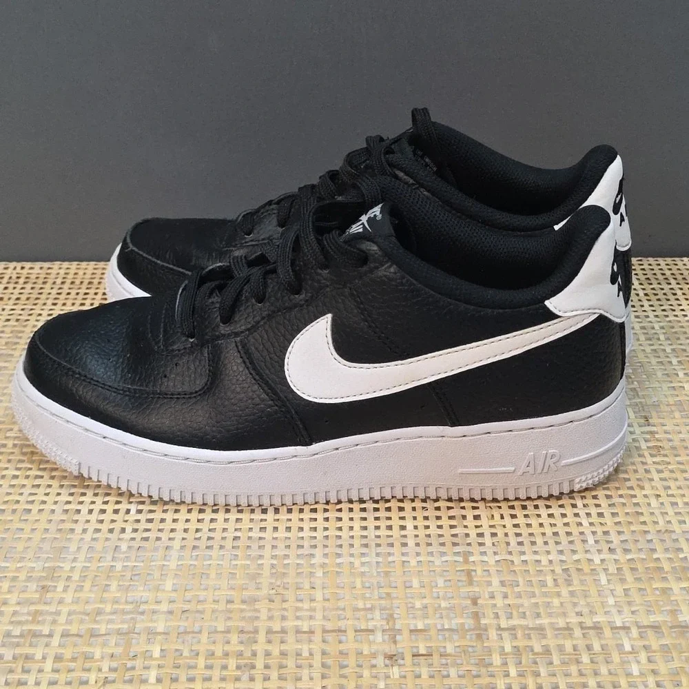 Nike Air Force 1 '07 Black / White Size 6Y CT3839-002